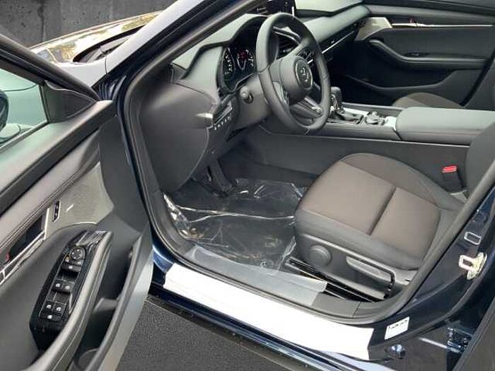 Mazda 3 5T 2.5 AT Exclusive-Line Matrix Bose 360 HUD 5T 2.5 AT Exclusive-Line Matrix Bose 360 HUD