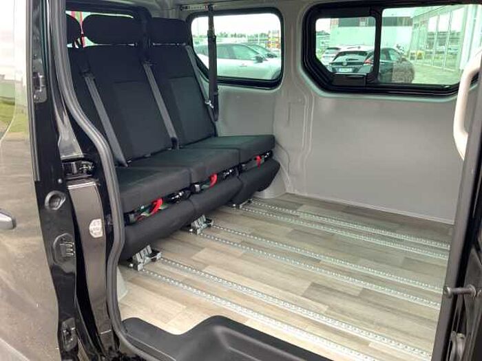 Nissan Primastar FlexVan Automatik Reisemobil Rollstuhltransportvorbereitung Navi LED A FlexVan 5-Sitzer Reisemobil L1H1