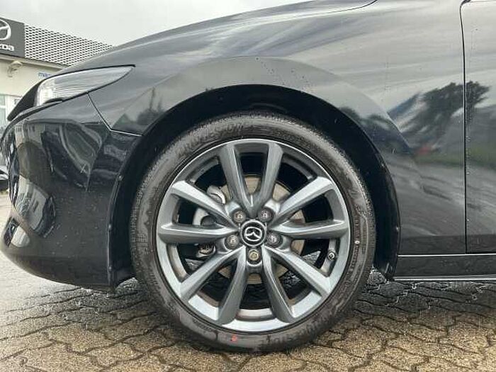 Mazda 3 2.0 AT Exclusive-Line Daso Desi MAtrix Bose 360