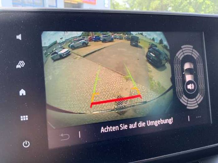 Nissan Primastar FlexVan Reisemobil Rollstuhltransportvorbereitung Navi LED Apple CarPl