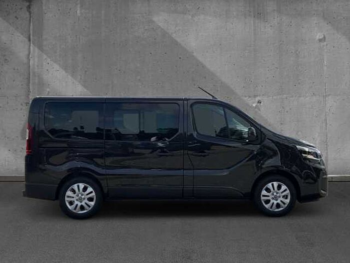 Nissan Primastar FlexVan Reisemobil Rollstuhltransportvorbereitung Navi LED Apple CarPl