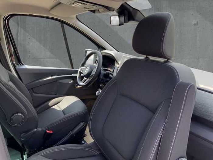 Nissan Primastar FlexVan Reisemobil Rollstuhltransportvorbereitung Navi LED Apple CarPl