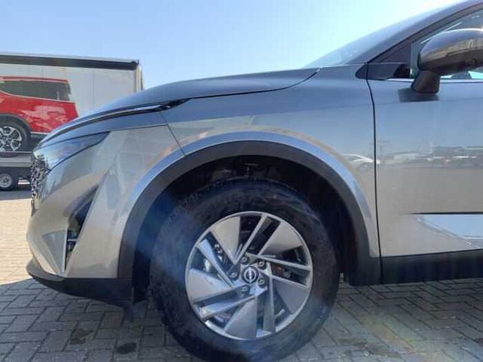 Nissan Qashqai Acenta 1.3 Winterpaket Navi 360°Kamera LED Apple CarPlay