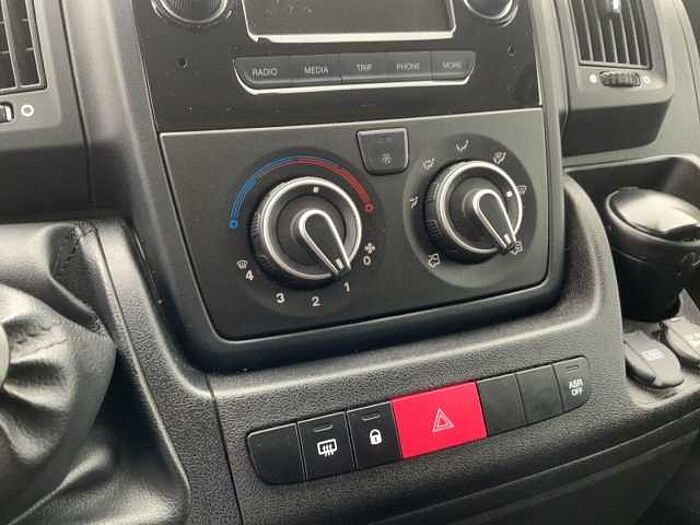 Peugeot Boxer Kasten L3H2 Holzboden Regalsystem Rückfahrkamera Spurhalteass. Notbremsass