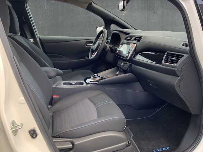 Nissan Leaf N-Connecta 40 kWh Navi 360 Kamera LED ACC Apple CarPlay Android Auto