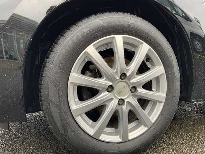 Honda Jazz 1.3 Comfort i-VTEC Navi DAB SHZ Spurhalteass. Fernlichtass. Verkehrszeichen