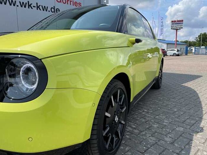 Honda e Advanc Park-Assistent Panorama Navi Soundsystem LED ACC Klimaautom DAB Ambient