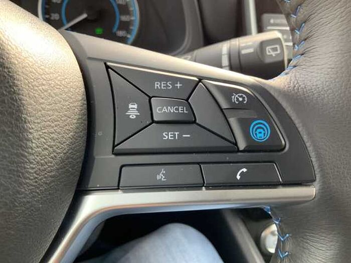 Nissan Leaf N-Connecta Winter & LED Navi SHZ 360° Kamera Dyn. Kurvenlicht N-Connecta Winter & LED Navi SHZ 360° Kamera Dyn. Kurvenlicht