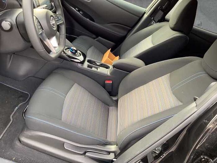 Nissan Leaf N-Connecta Winter & LED Navi SHZ 360° Kamera Dyn. Kurvenlicht N-Connecta Winter & LED Navi SHZ 360° Kamera Dyn. Kurvenlicht