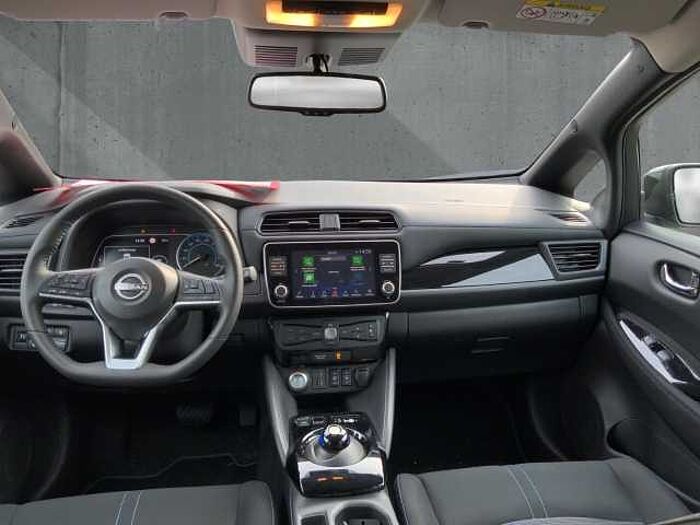 Nissan Leaf N-Connecta Winter & LED Navi SHZ 360° Kamera Dyn. Kurvenlicht N-Connecta Winter & LED Navi SHZ 360° Kamera Dyn. Kurvenlicht