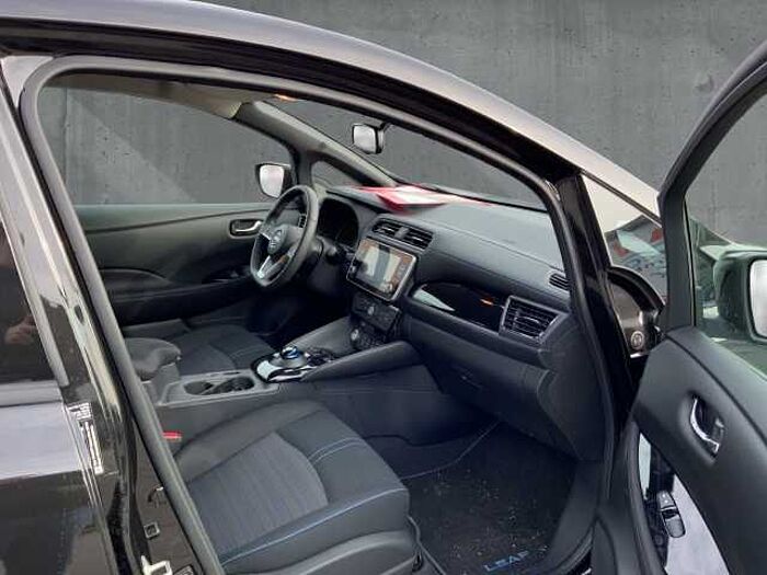 Nissan Leaf N-Connecta Winter & LED Navi SHZ 360° Kamera Dyn. Kurvenlicht N-Connecta Winter & LED Navi SHZ 360° Kamera Dyn. Kurvenlicht